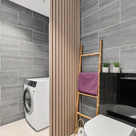 Appartement Sentrumsnaer Toppleilighet Med To Soverom Trondheim