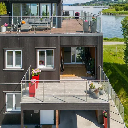 Sentrumsnaer Toppleilighet Med To Soverom Apartment Trondheim