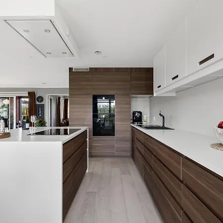 Appartement Sentrumsnaer Toppleilighet Med To Soverom *